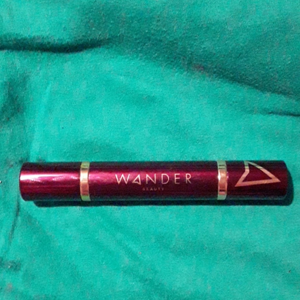 Dual lipstick tube